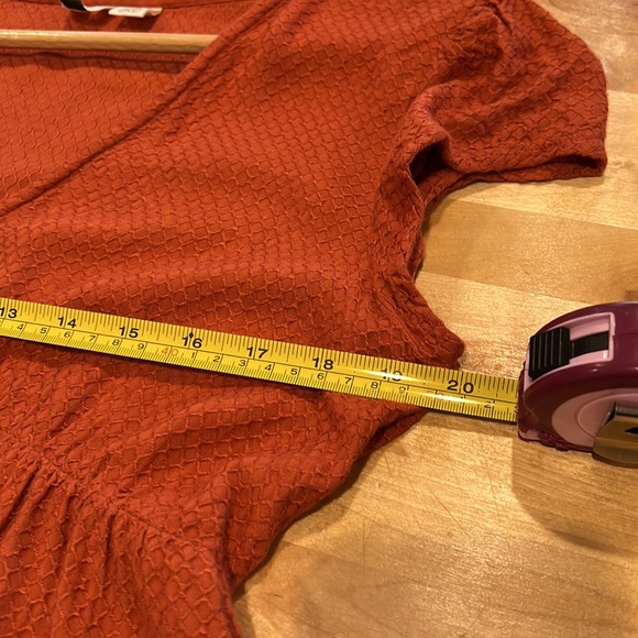 Roxy rust color deep V cropped top - Picture 12 of 13